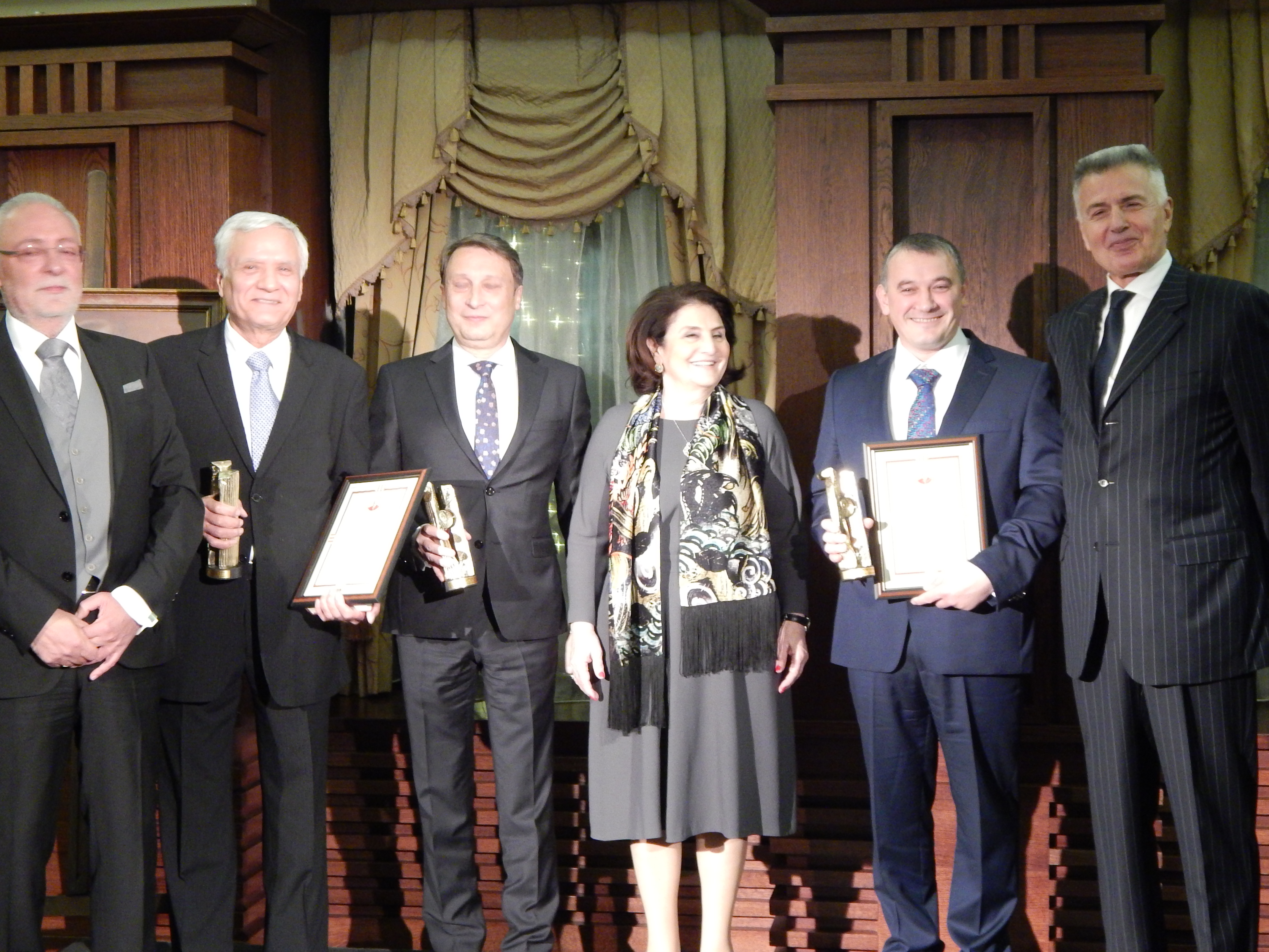 Мениджърите на „Идеал Стандарт – Видима“, „Алкомет“ и „Юробанк България“ са тазгодишните носители на наградата „Буров“